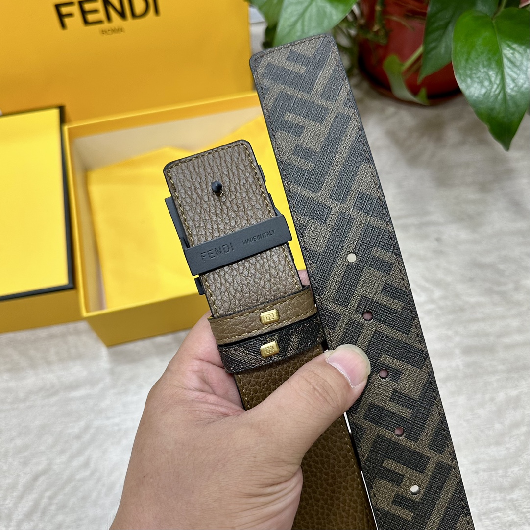 FENDI芬迪专柜同款宽4.0CM双环正反用腰带FF按钉搭扣咖啡色CuoioRomano皮革材质反面面料