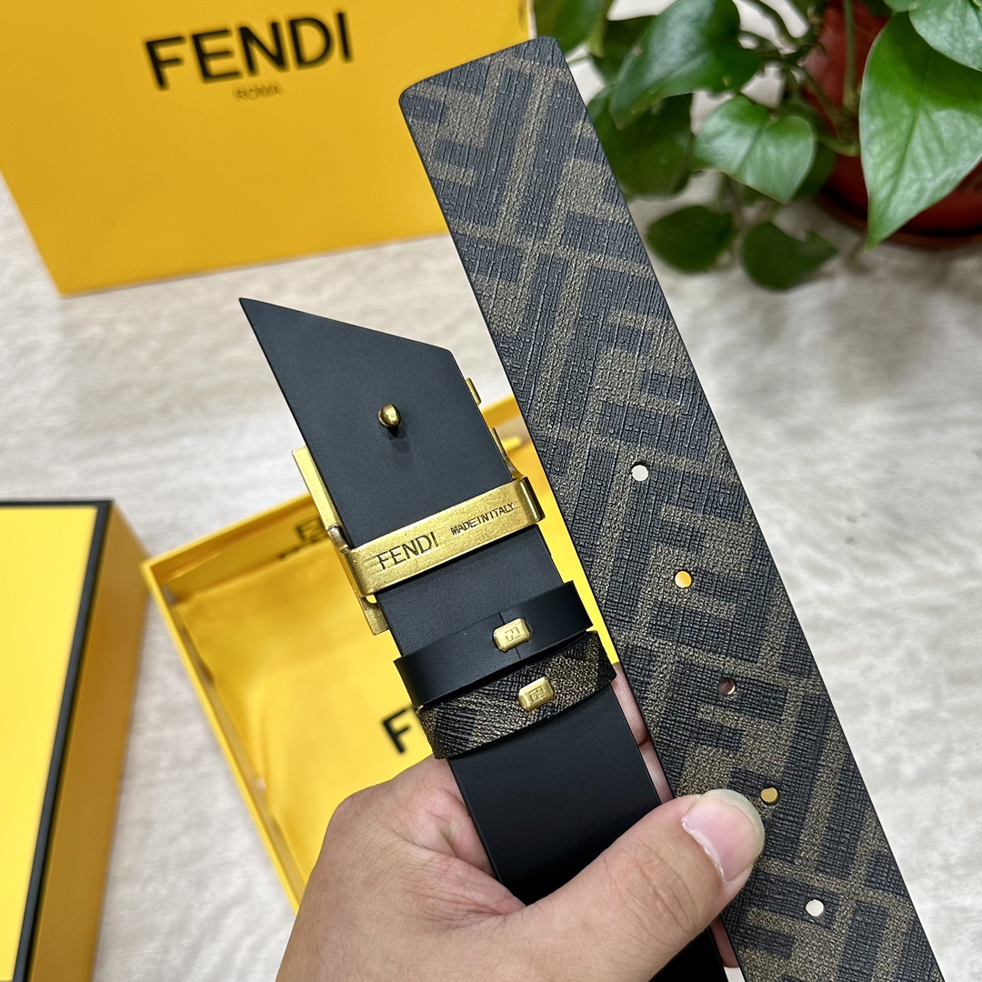 FENDI芬迪专柜同款宽4.0CM双环正反用腰带FF按钉搭扣黑色CuoioRomano皮革材质反面面料带