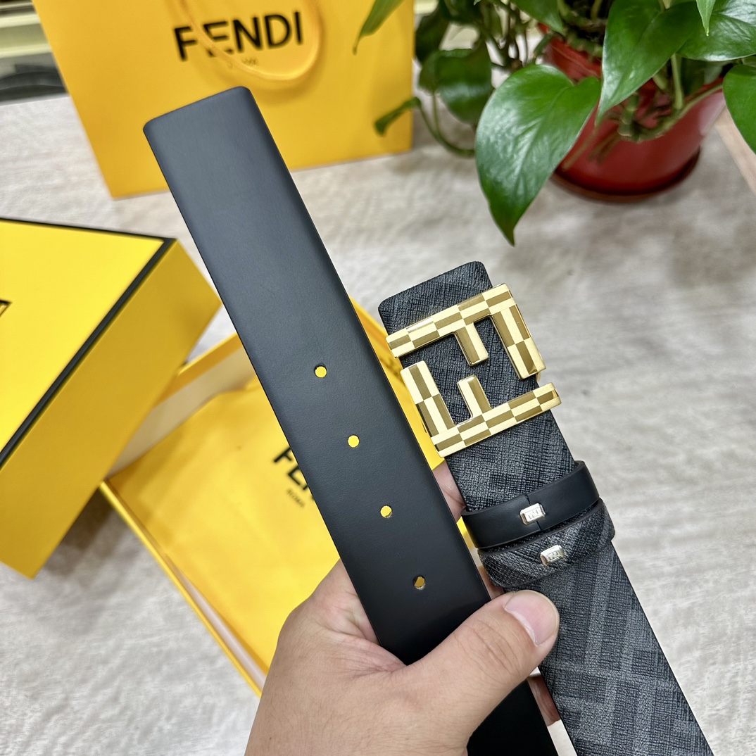 FENDI芬迪专柜同款宽4.0CM双环正反用腰带FF按钉搭扣黑色CuoioRomano皮革材质反面面料带