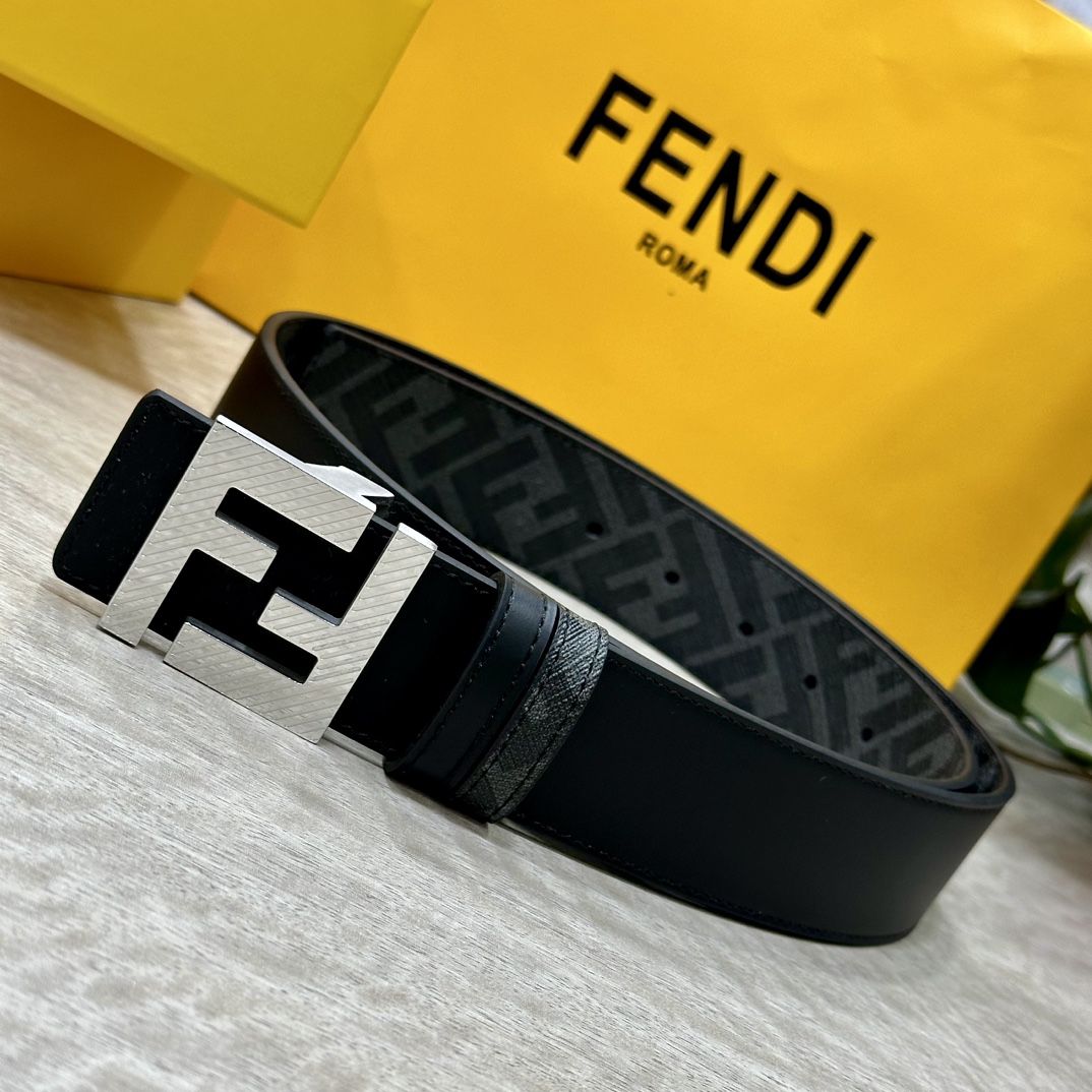 FENDI芬迪专柜同款宽4.0CM双环正反用腰带FF按钉搭扣黑色CuoioRomano皮革材质反面面料带