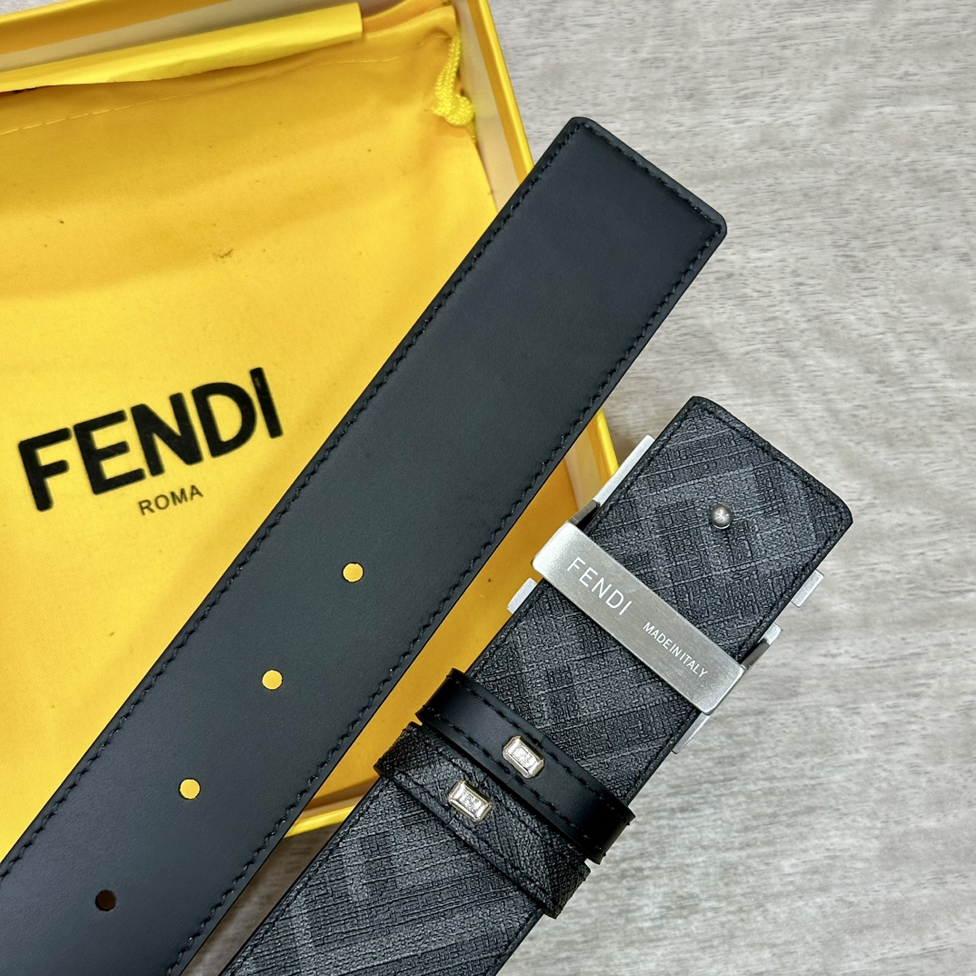 FENDI芬迪专柜同款宽4.0CM双环正反用腰带FF按钉搭扣黑色CuoioRomano皮革材质反面面料带