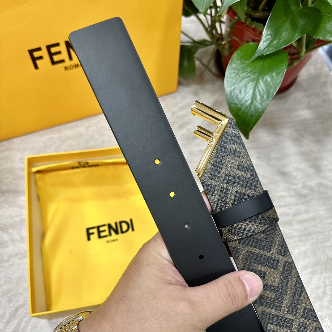 FENDI芬迪专柜同款宽4.0CM双环正反用腰带F按钉搭扣黑色CuoioRomano皮革材质反面面料带有