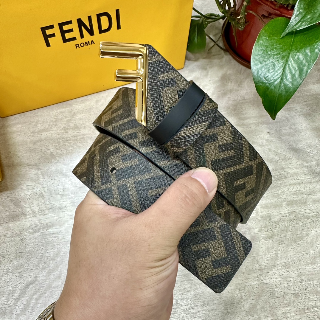 FENDI芬迪专柜同款宽4.0CM双环正反用腰带F按钉搭扣黑色CuoioRomano皮革材质反面面料带有