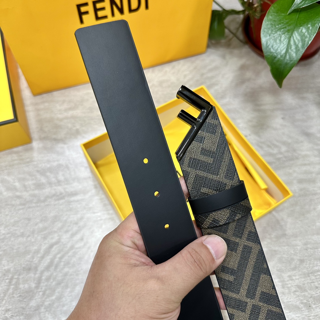 FENDI芬迪专柜同款宽4.0CM双环正反用腰带F按钉搭扣黑色CuoioRomano皮革材质反面面料带有