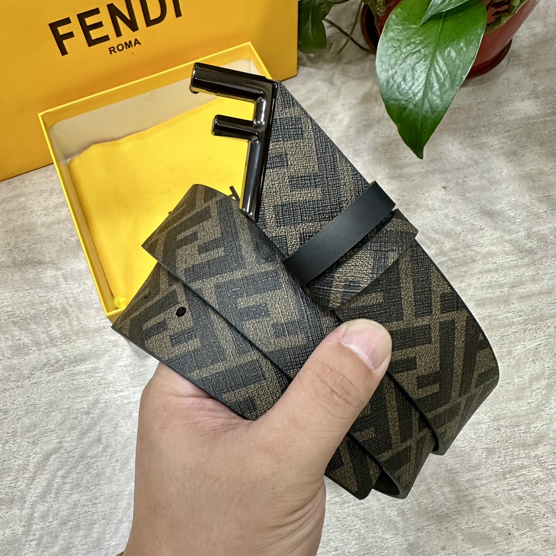 FENDI芬迪专柜同款宽4.0CM双环正反用腰带F按钉搭扣黑色CuoioRomano皮革材质反面面料带有