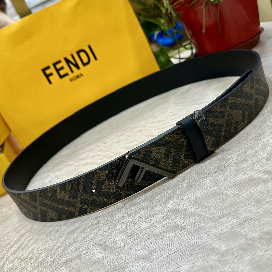 FENDI芬迪专柜同款宽4.0CM双环正反用腰带F按钉搭扣黑色CuoioRomano皮革材质反面面料带有