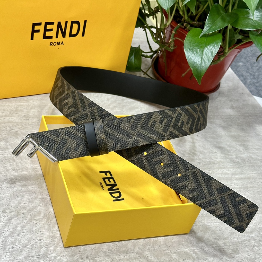 FENDI芬迪专柜同款宽4.0CM双环正反用腰带F按钉搭扣黑色CuoioRomano皮革材质反面面料带有