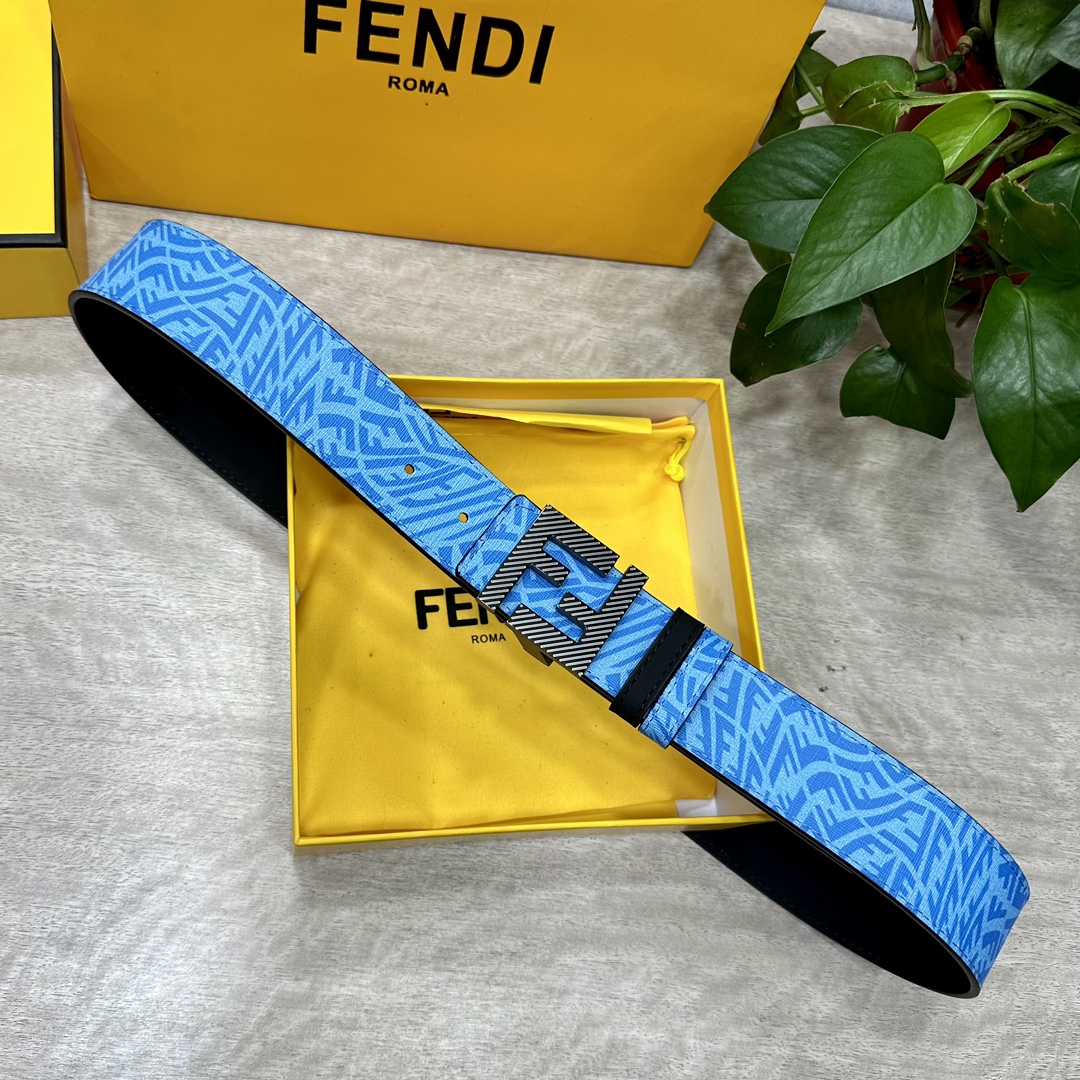 FENDl芬迪专柜同款宽40MM原版定制天蓝色FFVertigo图案皮料搭配FF按钉钢扣时尚潮流经典百搭