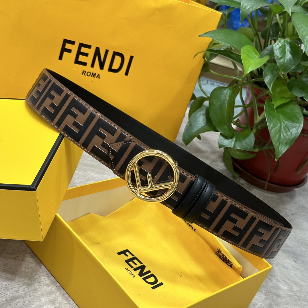 FENDl/芬迪专柜同款宽40MM标志造型宽皮带钉扣式带扣棕色小牛皮制成印有浮雕手绘黑色与棕色FF图案镀