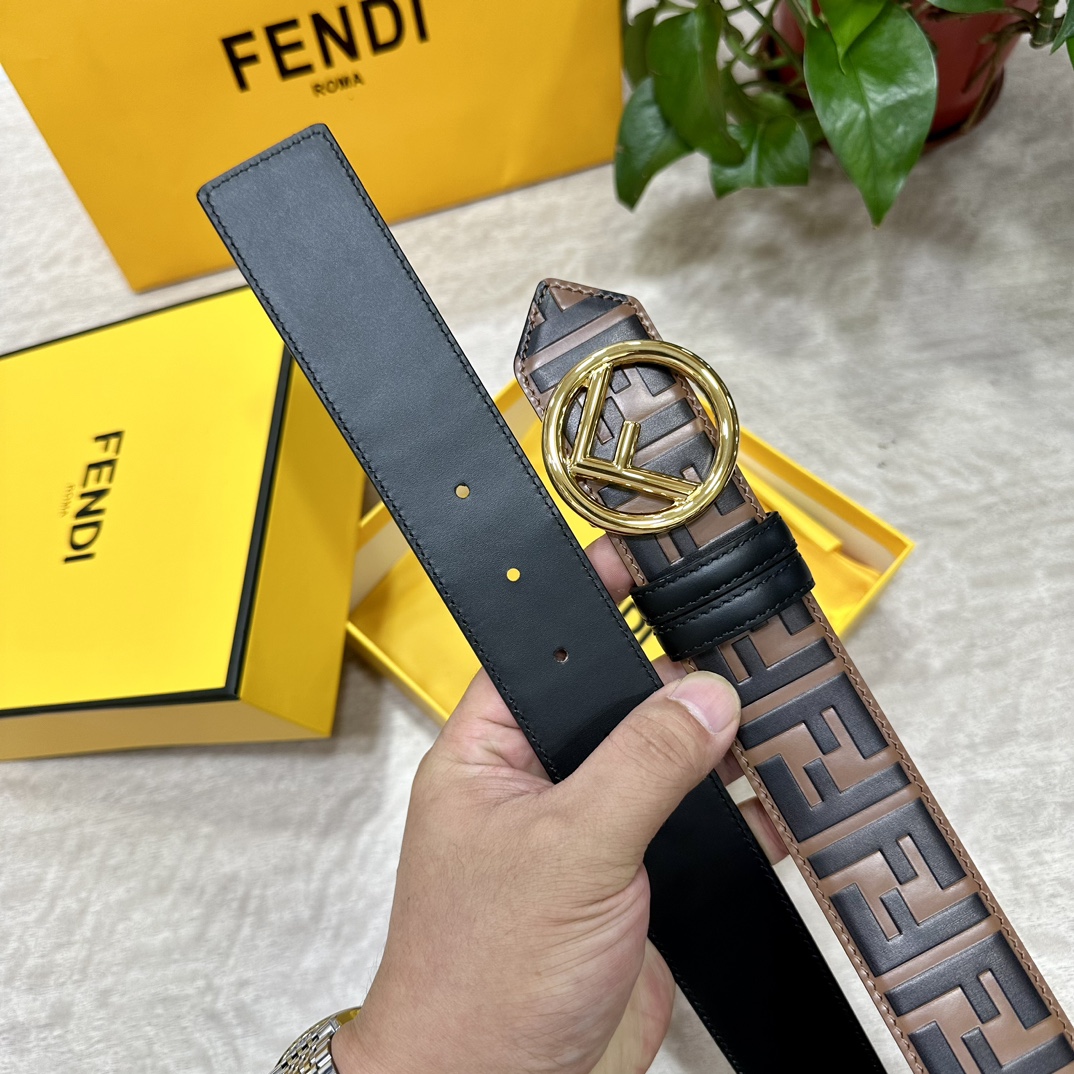 FENDl/芬迪专柜同款宽40MM标志造型宽皮带钉扣式带扣棕色小牛皮制成印有浮雕手绘黑色与棕色FF图案镀