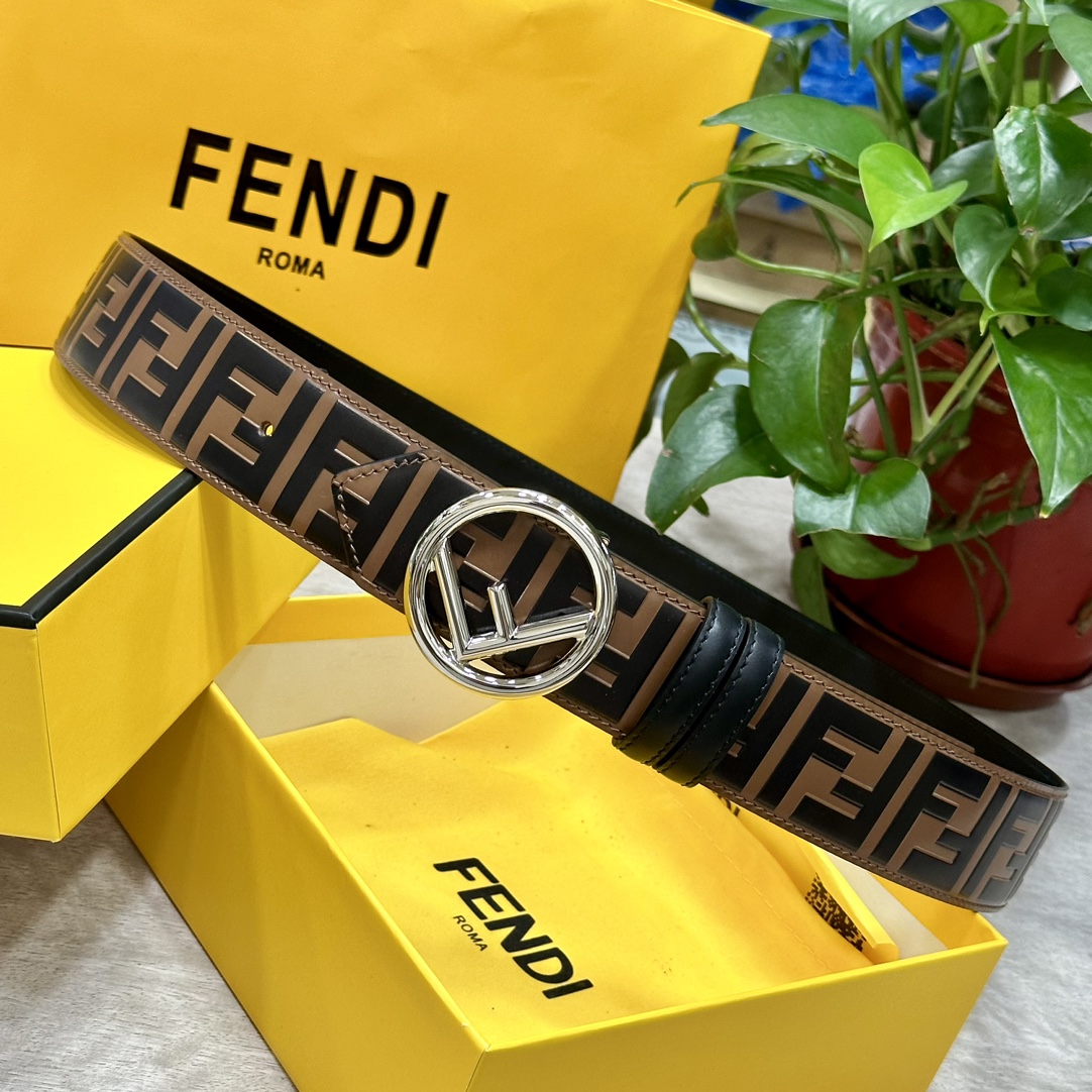 FENDl/芬迪专柜同款宽40MM标志造型宽皮带钉扣式带扣棕色小牛皮制成印有浮雕手绘黑色与棕色FF图案镀