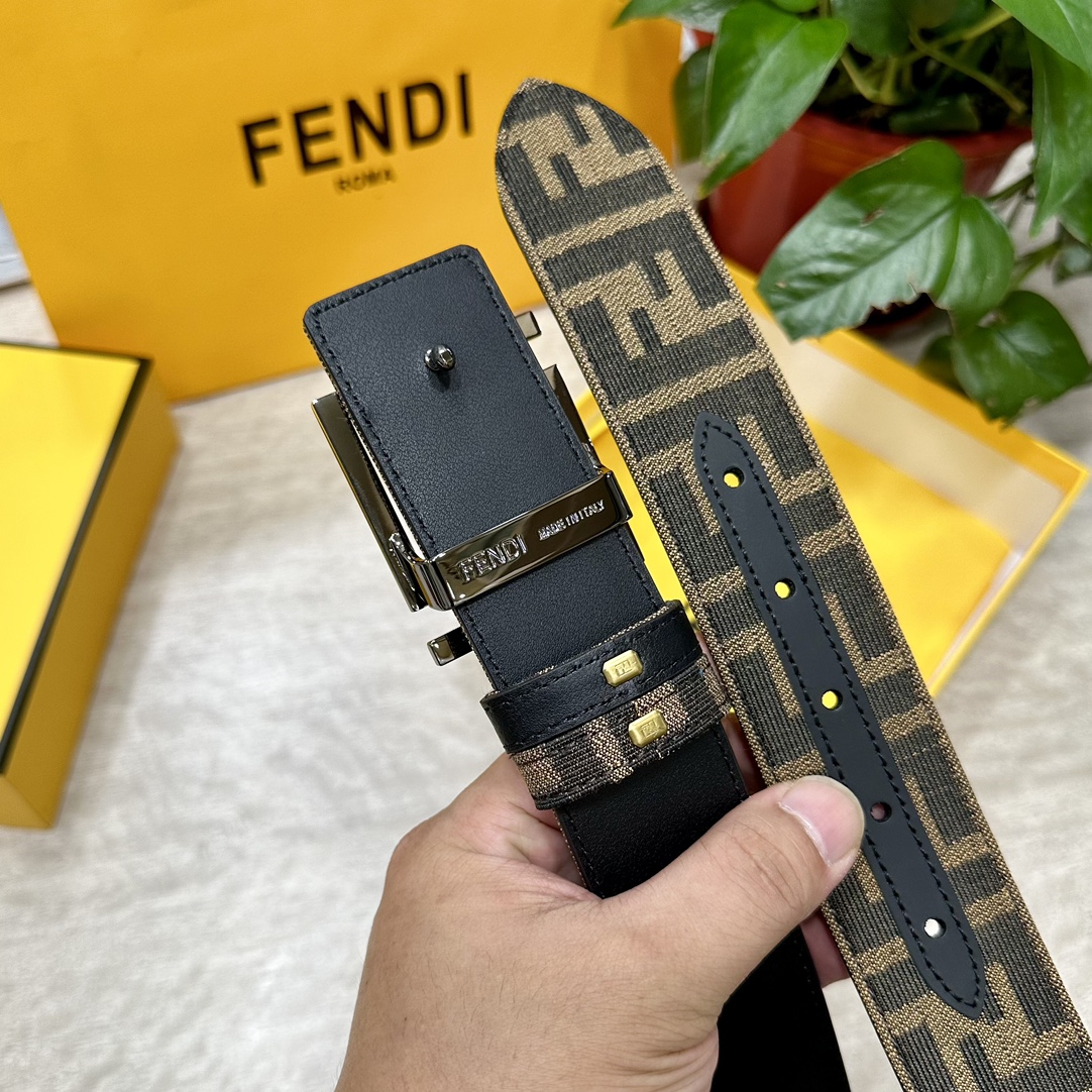 FENDl芬迪专柜同款宽3.8CM原版定制布料FF图案布料材质黑色皮革内衬单钉镀钯金属配件时尚潮流经典系