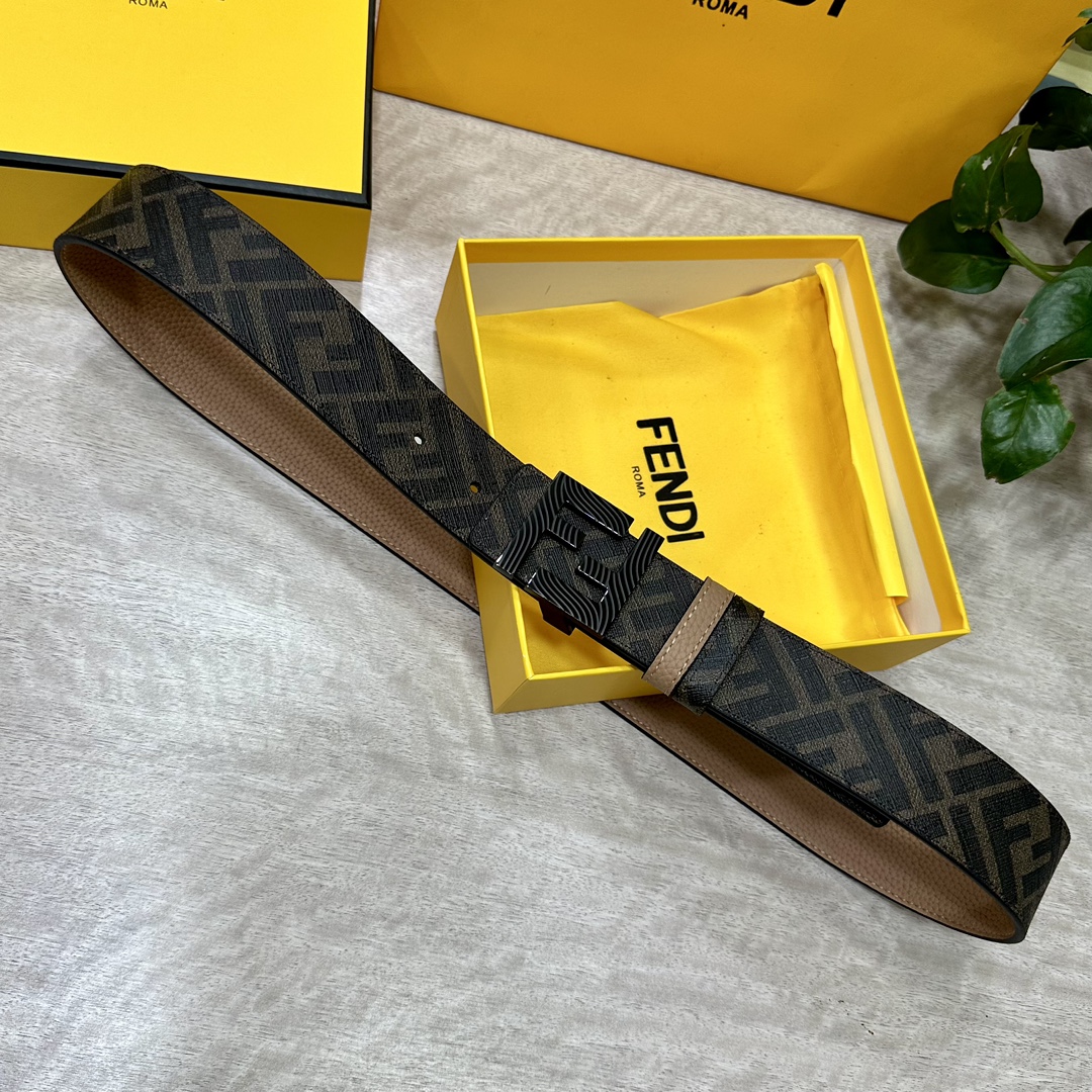 FENDI芬迪专柜同款宽4.0CM双环正反用腰带FF按钉搭扣棕色CuoioRomano皮革材质反面面料带