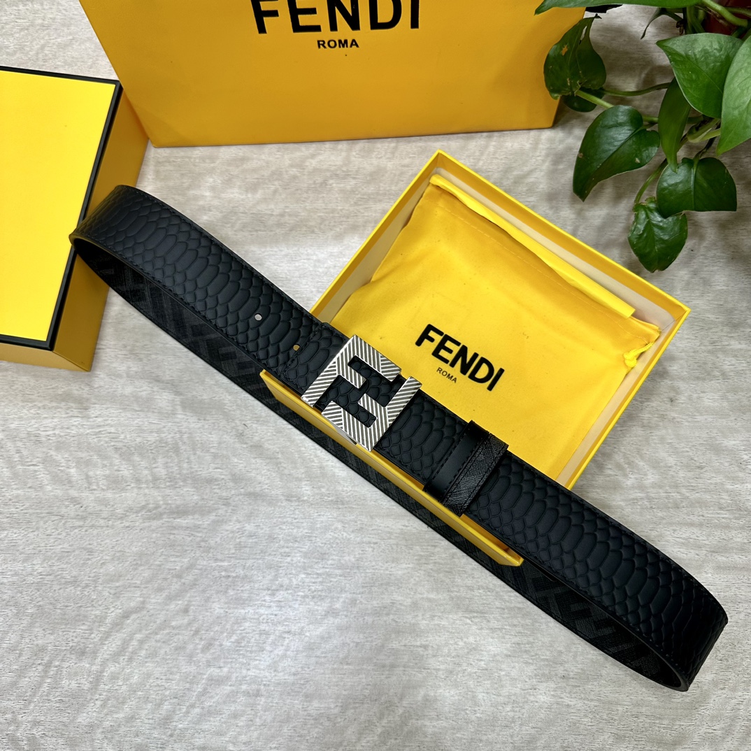 FENDI芬迪专柜同款宽4.0CM双环正反用腰带F按钉搭扣黑色CuoioRomano皮革材质反面面料带有