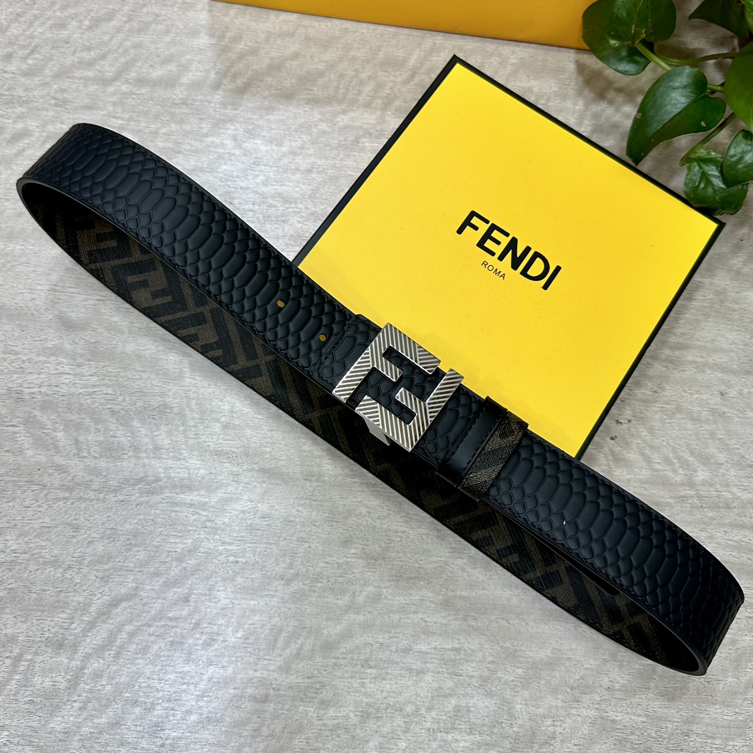 FENDI芬迪专柜同款宽4.0CM双环正反用腰带F按钉搭扣黑色CuoioRomano皮革材质反面面料带有