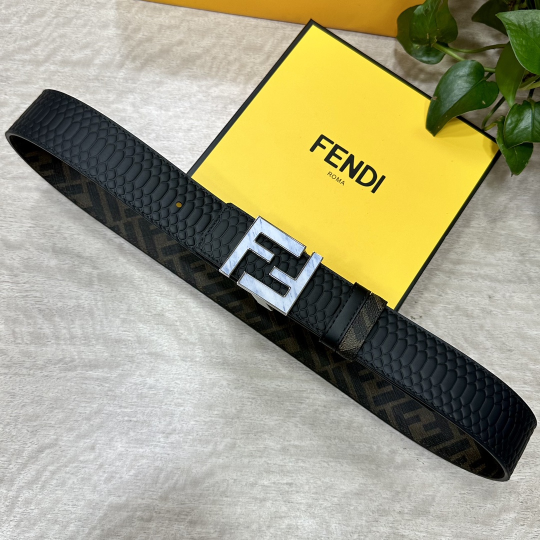 FENDI芬迪专柜同款宽4.0CM双环正反用腰带F按钉搭扣黑色CuoioRomano皮革材质反面面料带有