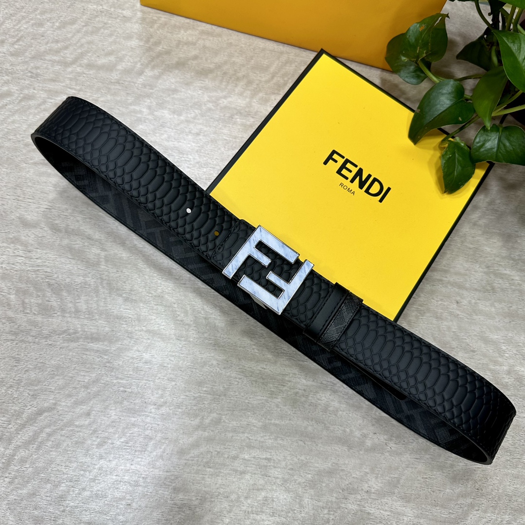 FENDI芬迪专柜同款宽4.0CM双环正反用腰带F按钉搭扣黑色CuoioRomano皮革材质反面面料带有