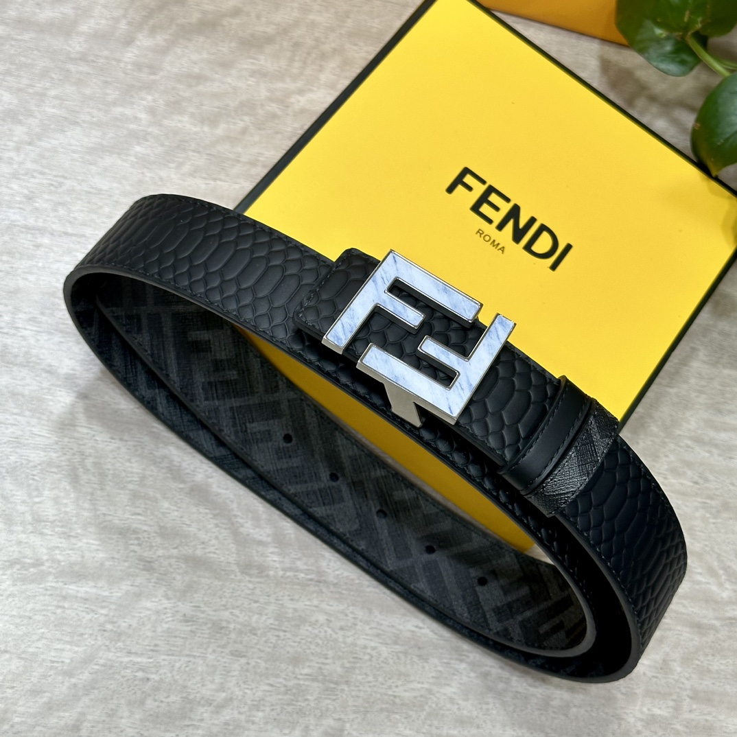 FENDI芬迪专柜同款宽4.0CM双环正反用腰带F按钉搭扣黑色CuoioRomano皮革材质反面面料带有