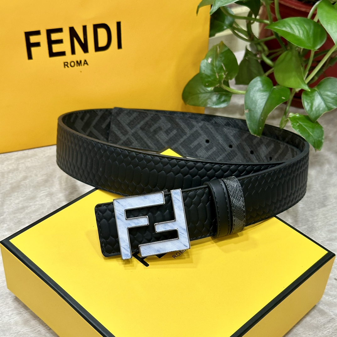 FENDI芬迪专柜同款宽4.0CM双环正反用腰带F按钉搭扣黑色CuoioRomano皮革材质反面面料带有