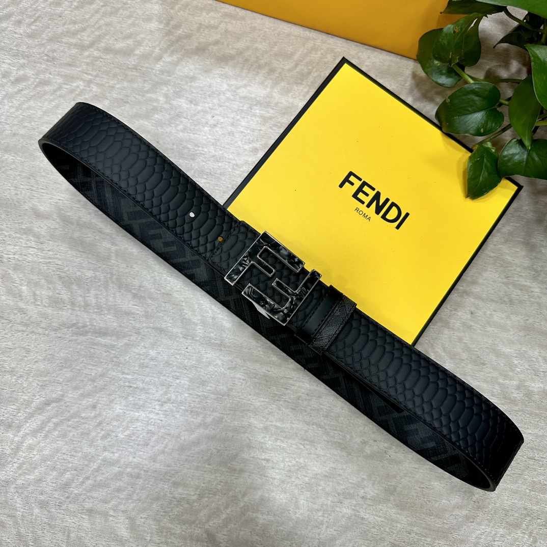 FENDI芬迪专柜同款宽4.0CM双环正反用腰带F按钉搭扣黑色CuoioRomano皮革材质反面面料带有