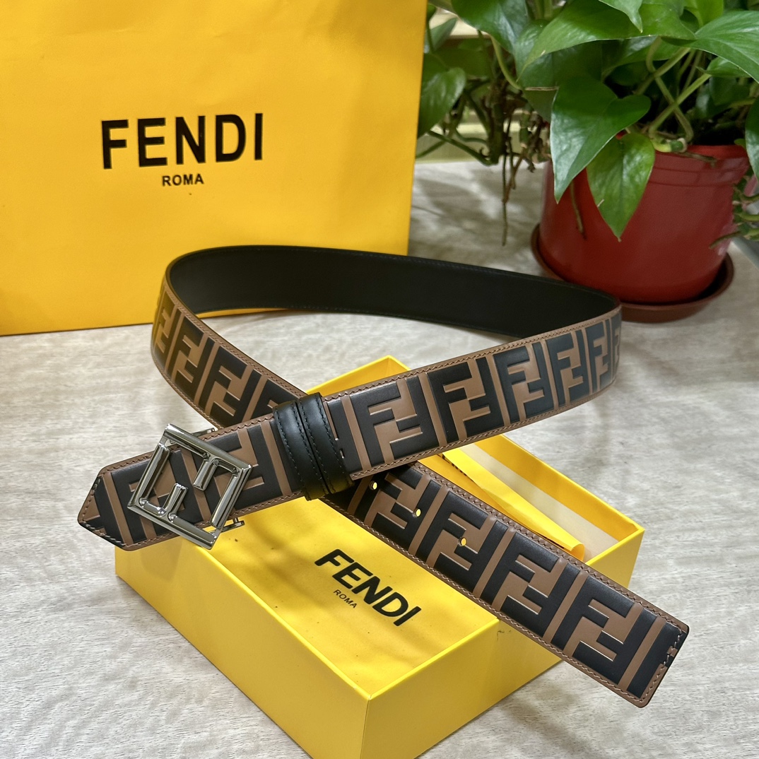 NO:139848,Original single FENDl / Fendi counter same style, width 40MM logo shape wide belt. nail buckle buckle. Made of brown calf leather. Printed with embossed hand-painted black and brown FF pattern. Gold-plated surface metal products, quality assurance., belt, fendi, fendi, cowhide, gold plating19860909原单 FENDl /芬迪 专柜同款 宽40MM 标志造型宽皮带.钉扣式带扣.棕色小牛皮制成.印有浮雕手绘黑色与棕色 FF 图案.镀金表面金属制品,品质保证.,皮带,fendi,fendi,cowhide,gold plating,Belt
