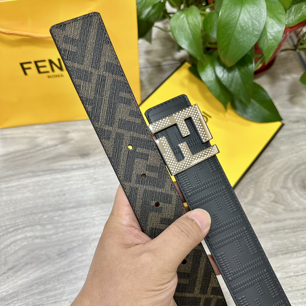 FENDI芬迪专柜同款宽4.0CM双环正反用腰带FF按钉搭扣黑色CuoioRomano皮革材质反面面料带