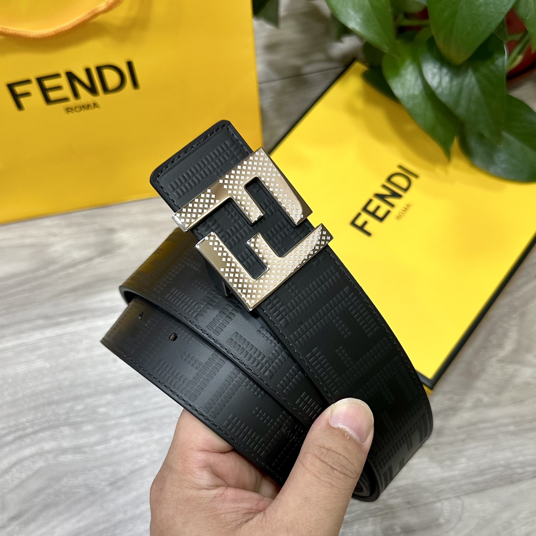 FENDI芬迪专柜同款宽4.0CM双环正反用腰带FF按钉搭扣黑色CuoioRomano皮革材质反面面料带