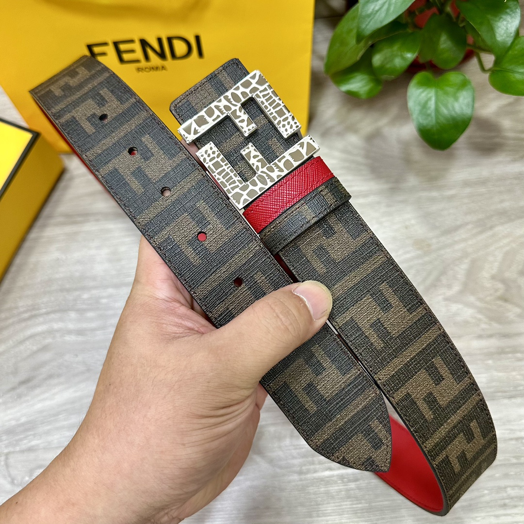 FENDI芬迪专柜同款宽4.0CM双环正反用腰带FF按钉搭扣红色CuoioRomano皮革材质反面面料带