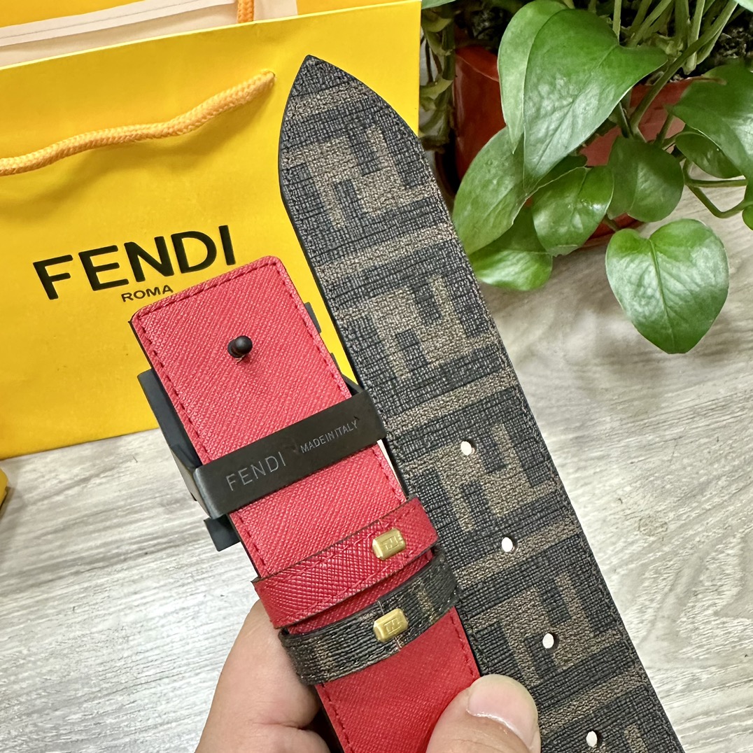 FENDI芬迪专柜同款宽4.0CM双环正反用腰带FF按钉搭扣红色CuoioRomano皮革材质反面面料带