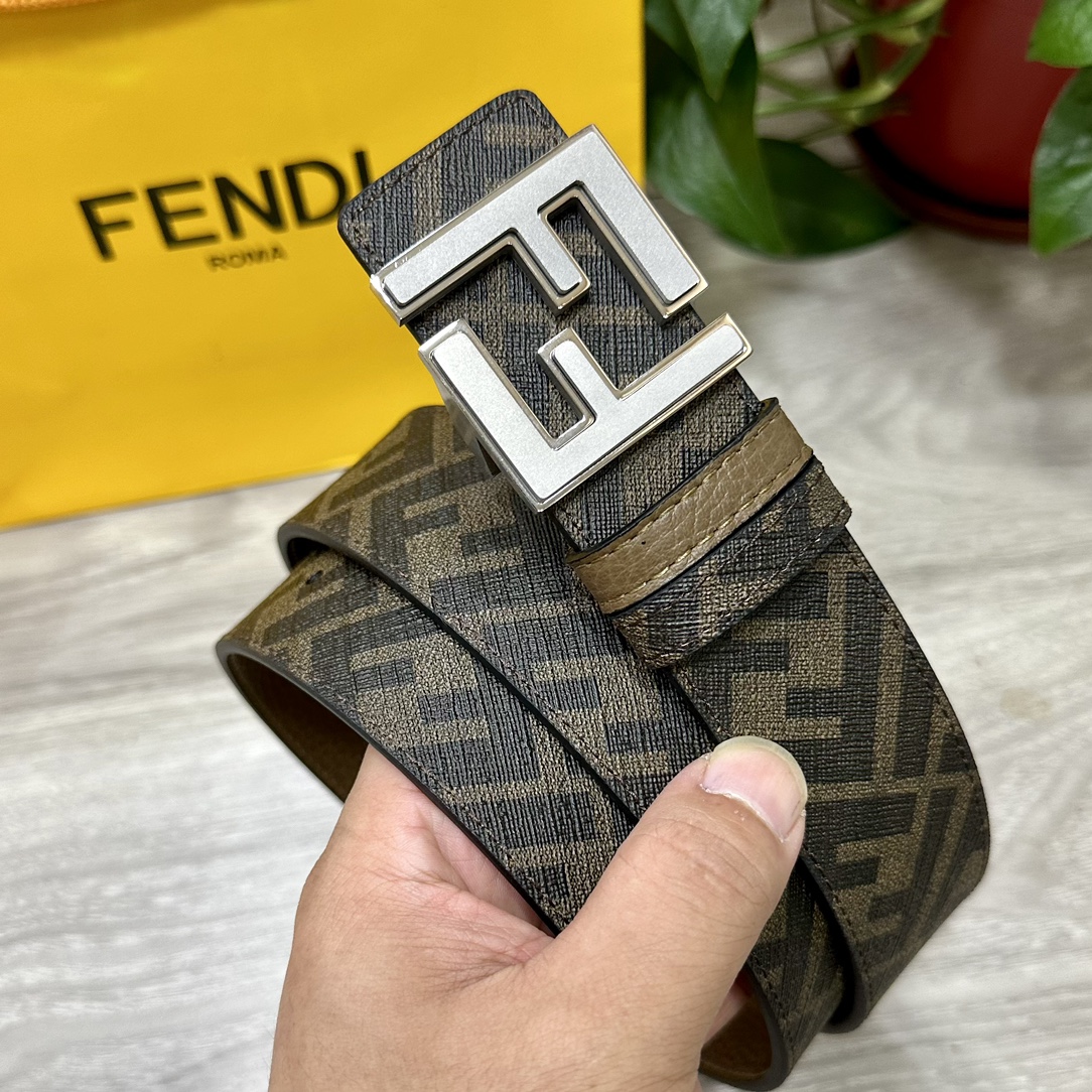 FENDI芬迪专柜同款宽4.0CM双环正反用腰带FF按钉搭扣咖啡色CuoioRomano皮革材质反面面料