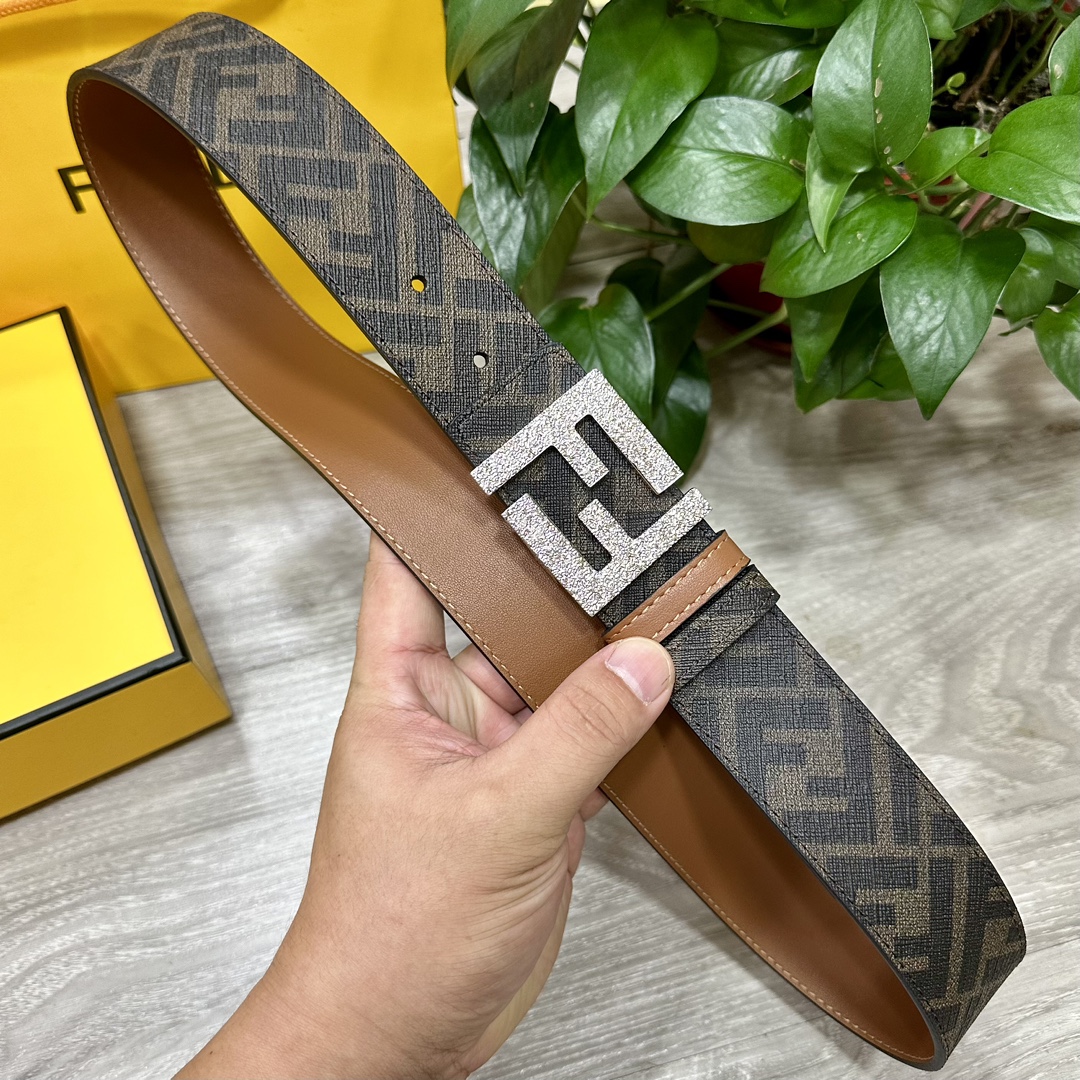 
     FENDI（芬迪）专柜同款 宽4.0CM 双环正反用腰带 FF按钉搭扣 土黄色Cuoio  