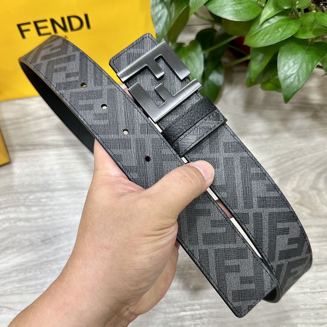 FENDI芬迪专柜同款宽4.0CM双环正反用腰带FF按钉搭扣黑色CuoioRomano皮革材质反面面料带