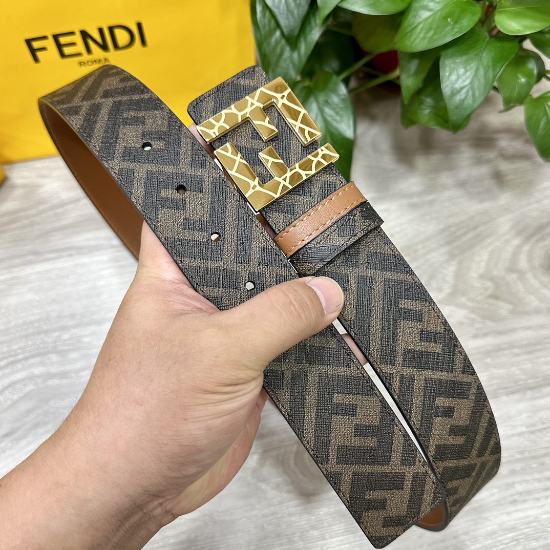 FENDI芬迪专柜同款宽4.0CM双环正反用腰带FF按钉搭扣土黄色CuoioRomano皮革材质反面面料