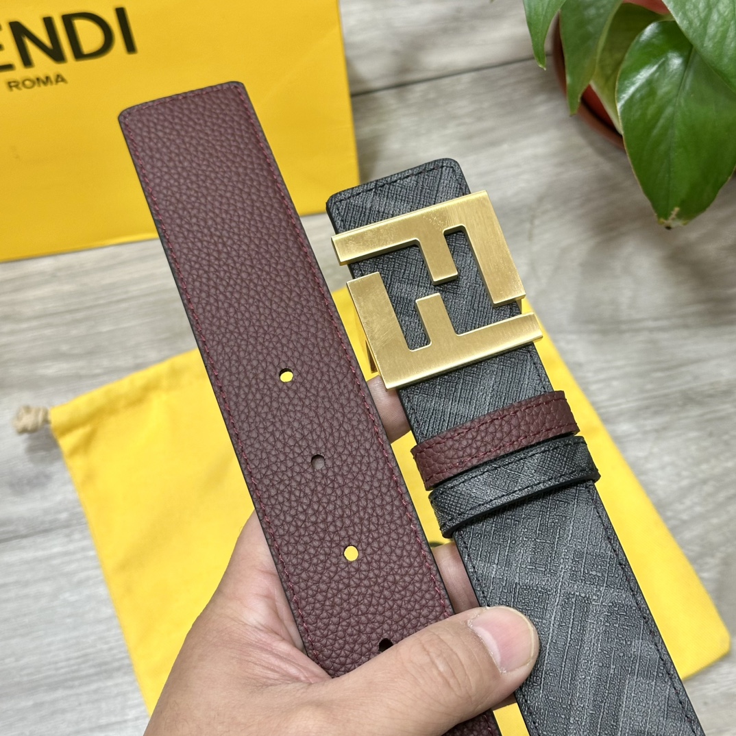 
     FENDI（芬迪）专柜同款 宽4.0CM 双环正反用腰带 FF按钉搭扣 酒红色Cuoio  