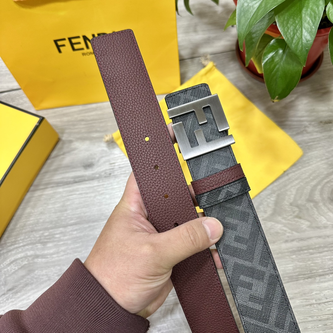 
     FENDI（芬迪）专柜同款 宽4.0CM 双环正反用腰带 FF按钉搭扣 酒红色Cuoio  