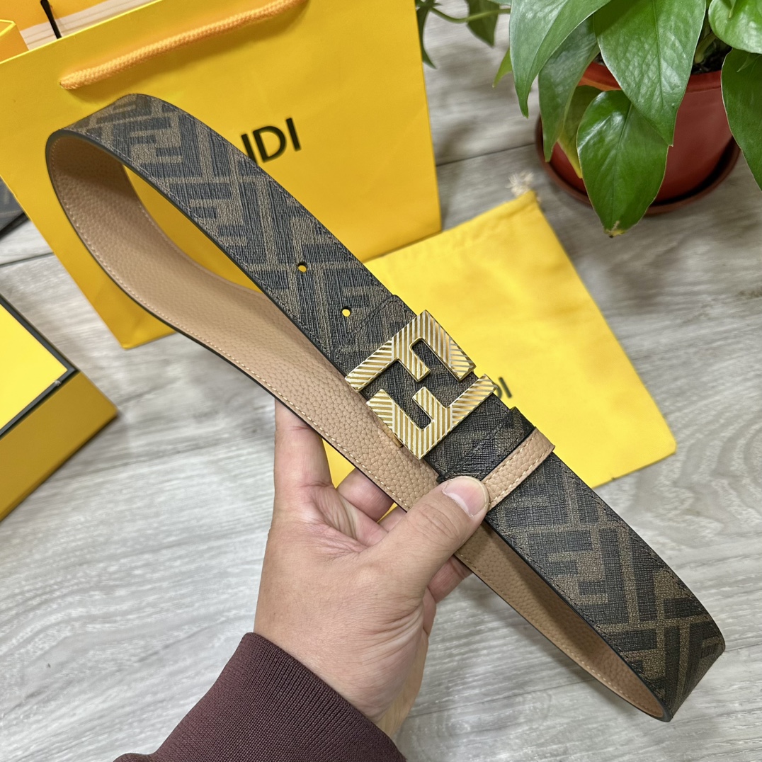 
     FENDI（芬迪）专柜同款 宽4.0CM 双环正反用腰带 FF按钉搭扣 土黄色Cuoio  