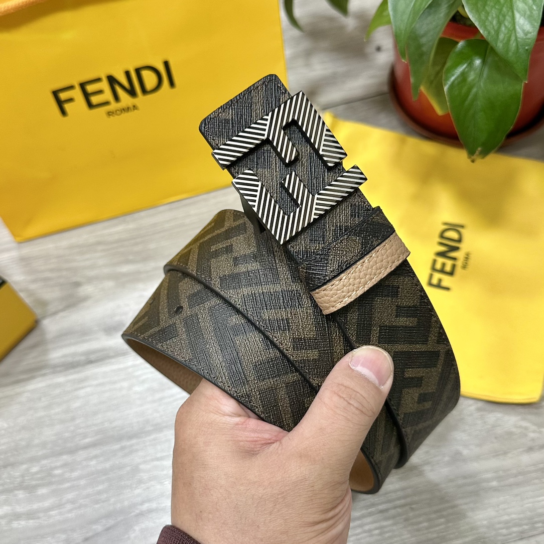 
     FENDI（芬迪）专柜同款 宽4.0CM 双环正反用腰带 FF按钉搭扣 土黄色Cuoio  