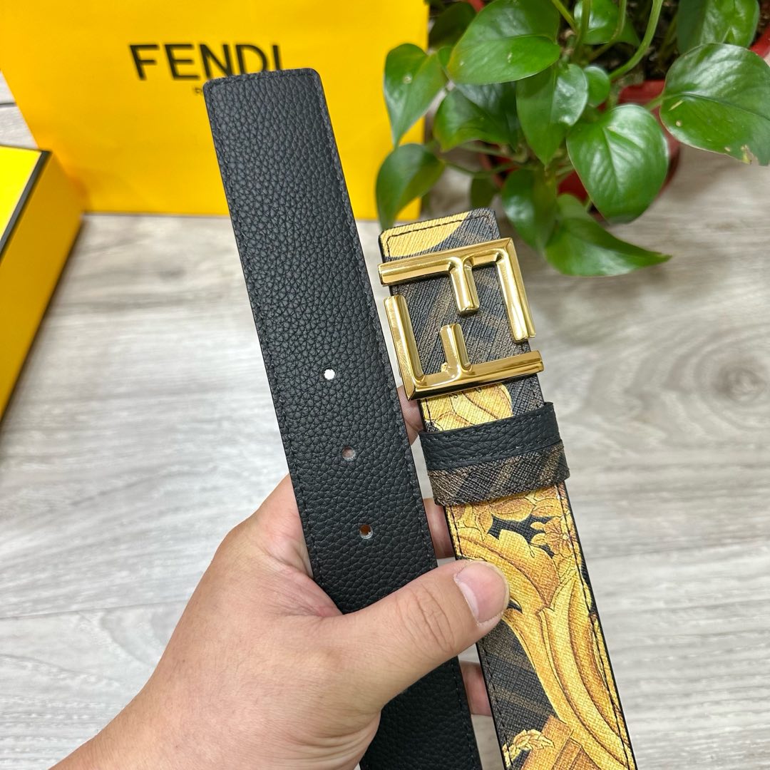 
     FENDI（芬迪）专柜同款 宽4.0CM 双环正反用腰带 FF按钉搭扣 黑色Cuoio  R