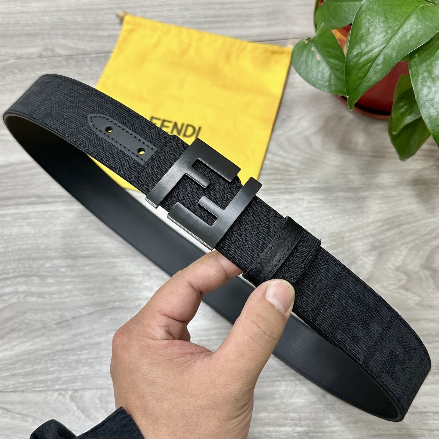 NO:140371,Original single FENDl (Fendi) counter same style, width 3.8CM original custom fabric FF pattern fabric material, black leather lining, single nail palladium-plated metal accessories, fashion and trend, classic series, belt, fendi, fendi19860909原单 FENDl（芬迪）专柜同款 宽3.8CM 原版定制布料 FF图案布料材质 黑色皮革内衬 单钉镀钯金属配件 时尚潮流 经典系列,皮带,fendi,fendi,Belt