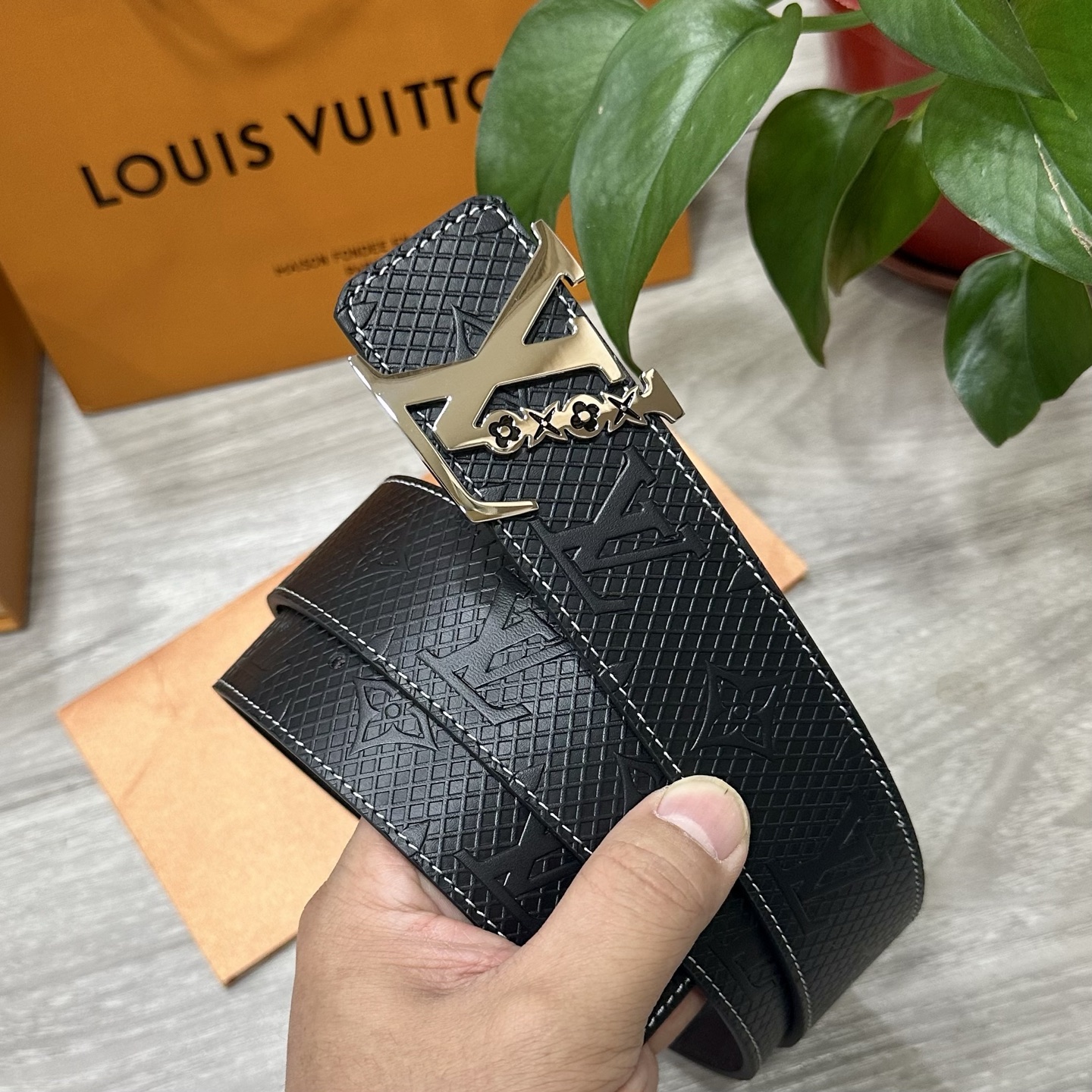LV Style Leather Men's Belts Men's Belts Men's Belt detail image 3 from source 766542