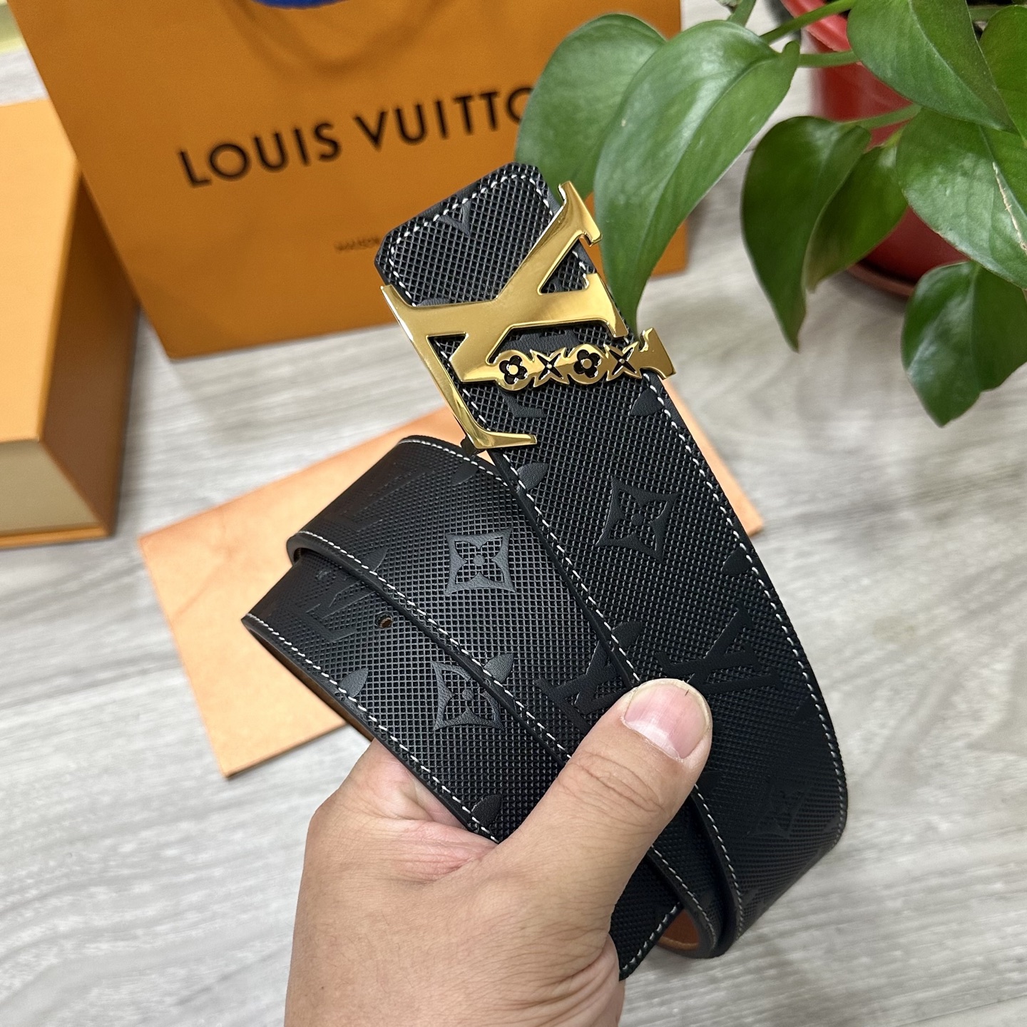 LV Style Leather Men's Belts Men's Belts Men's Belt detail image 3 from source 766543