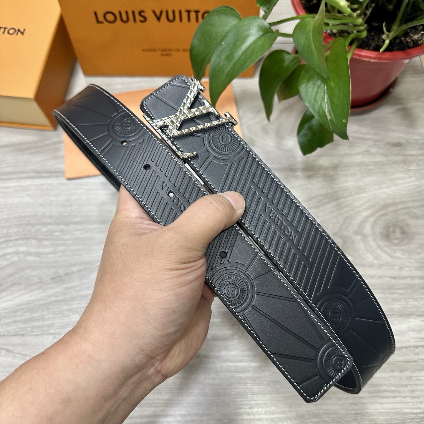 LV Style Leather Men's Belts Lookbook Reference image 2
