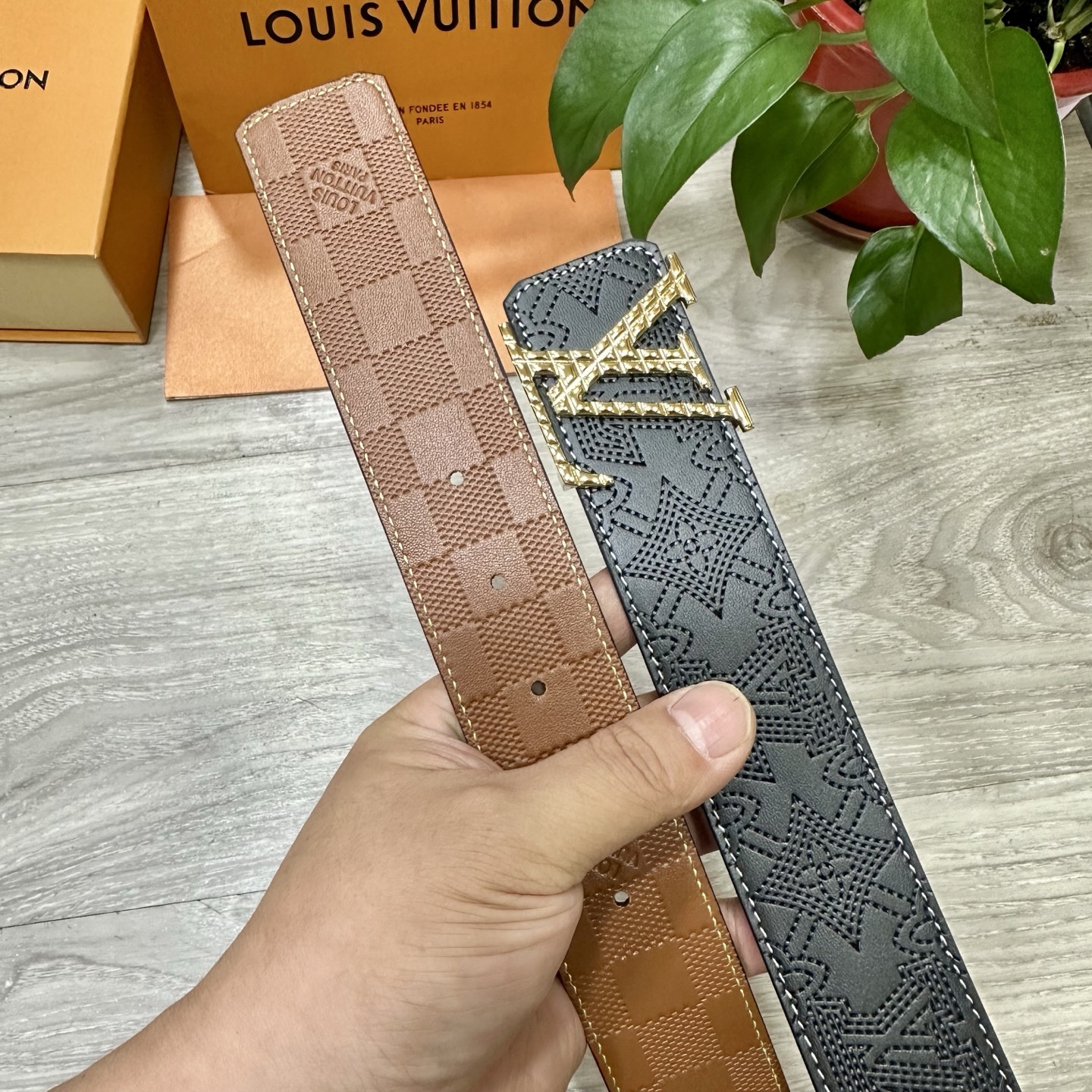LV Style Leather Men's Belts Men's Belts Men's Belt detail image 4 from source 766546