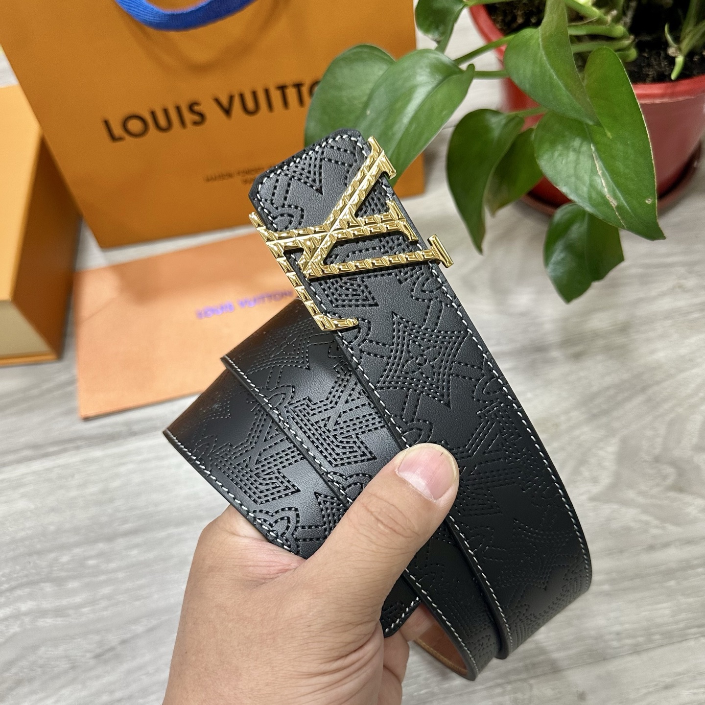 LV Style Leather Men's Belts Men's Belts Men's Belt detail image 3 from source 766546