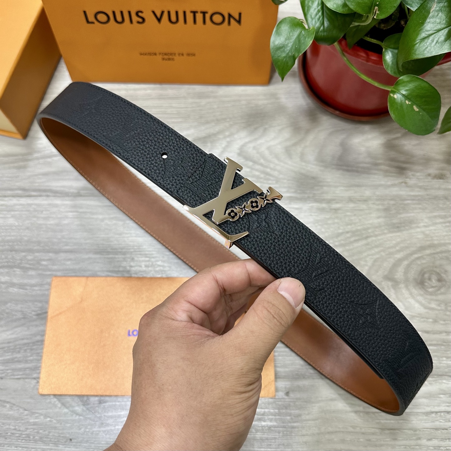 LV Style Leather Men's Belts Lookbook Reference image 1