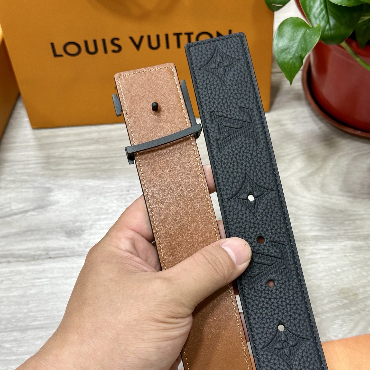 LV Style Leather Men's Belts Men's Belts Men's Belt detail image 5 from source 766549