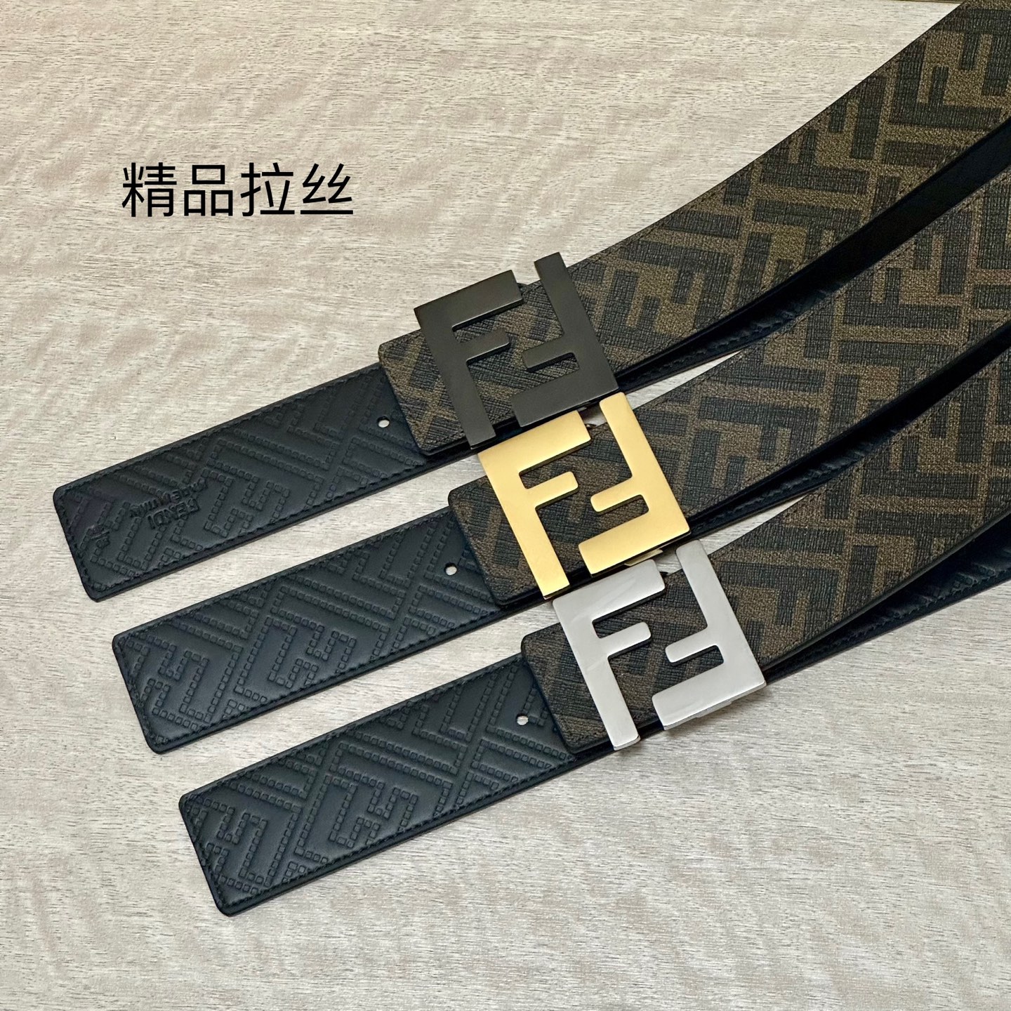 
     FENDI（芬迪）专柜同款 宽4.0CM 双环正反用腰带 FF按钉搭扣 黑色Cuoio  R