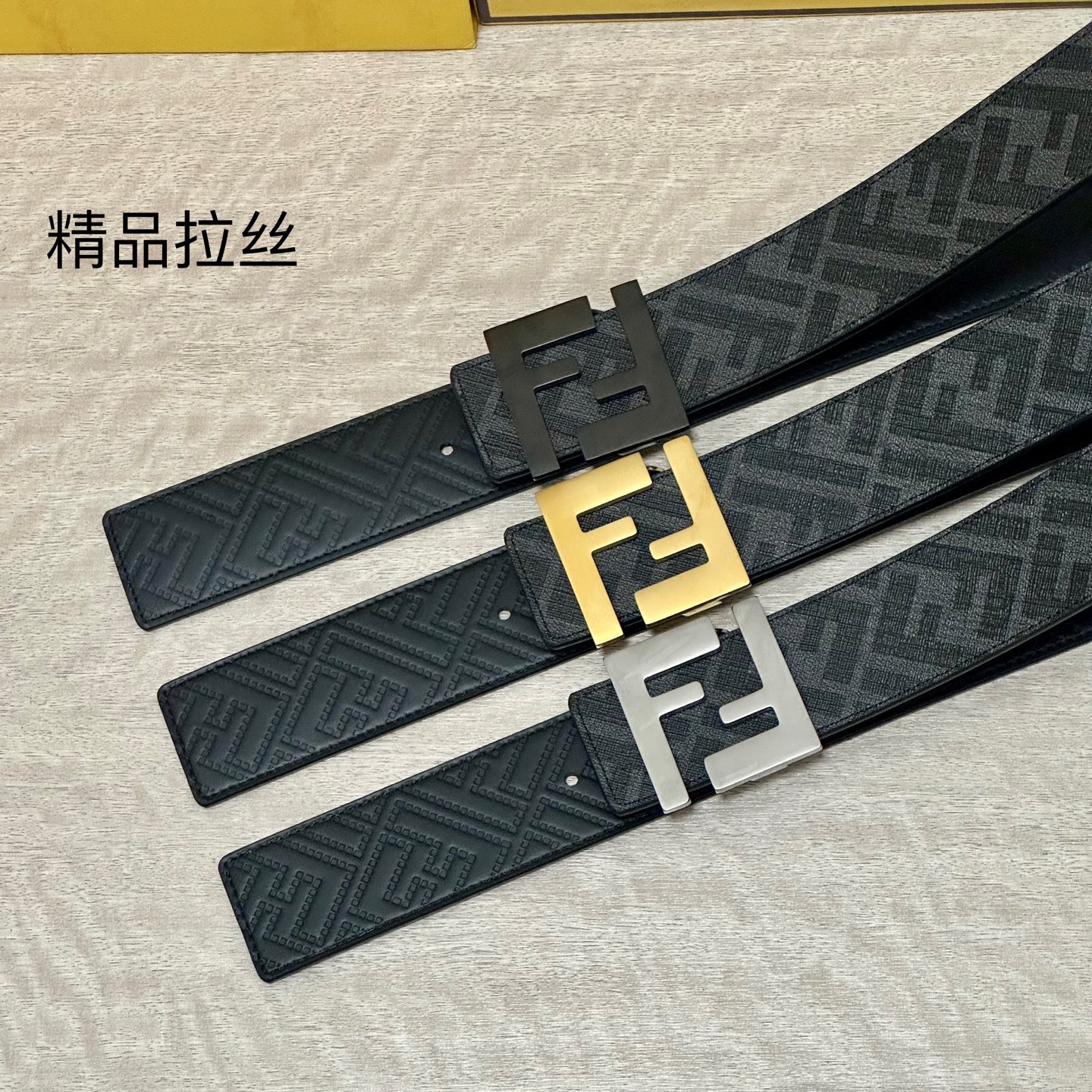 
     FENDI（芬迪）专柜同款 宽4.0CM 双环正反用腰带 FF按钉搭扣 黑色Cuoio  R