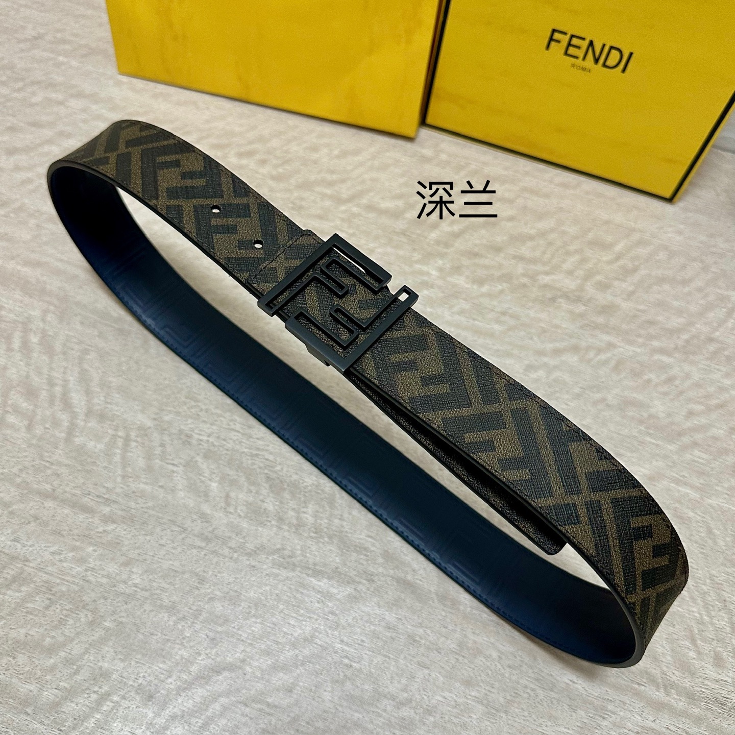 FENDI（芬迪）专柜同款 宽4.0CM 双环正反用腰带 FF按钉搭扣 黑色Cuoio Romano皮革