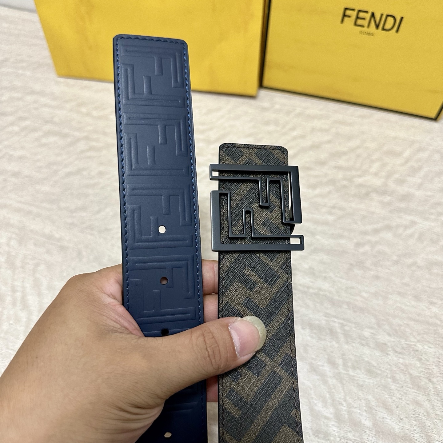 FENDI（芬迪）专柜同款 宽4.0CM 双环正反用腰带 FF按钉搭扣 黑色Cuoio Romano皮革